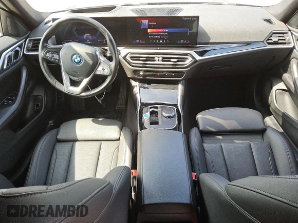 2024 BMW i4 eDrive40 z VIN WBY73AW0XRFS98892, wystawiony jako Copart lot #56057495 z przebiegiem 24 943 mil mil oraz Tytuł czysty. Historia ofert i sprzedaży dostępna na DreamBid. Obrazek 8.