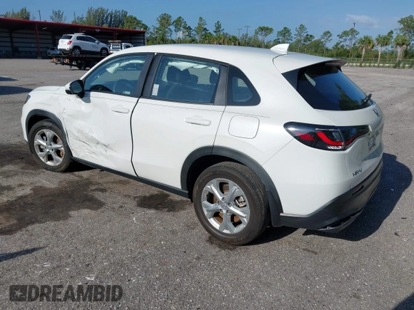 2024 Honda HR-V LX with VIN 3CZRZ1H32RM702956, listed as a IAAI auction lot 41975123 with 10,083 mi miles. Bid and sale history available at carsss.com. Image 3.