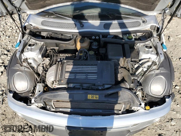 2007 MINI Convertible S с VIN WMWRH33547TJ44603, выставлен на аукционе Copart как лот 48715045 с пробегом 76 561 миль миль и Списание • Salvage title. История ставок и продаж доступна на DreamBid. Изображение 12.