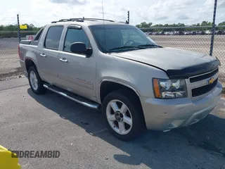2007 Chevrolet Avalanche 3LT z VIN 3GNEC12057G318208, wystawiony jako IAAI lot #42410584 z przebiegiem 300 951 mil mil oraz . Historia ofert i sprzedaży dostępna na DreamBid. Obrazek 1.
