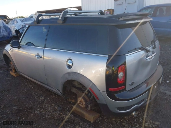 2009 MINI Cooper Clubman S with VIN WMWMM33579TP73734, listed as a IAAI auction lot 41284744 with 1 mi miles. Bid and sale history available at carsss.com. Image 3.