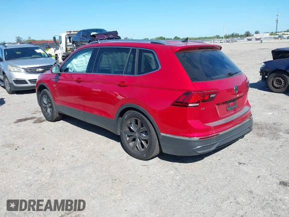 2024 Volkswagen Tiguan SE with VIN 3VVNB7AX5RM061571, listed as a IAAI auction lot 41837016 with 4,969 mi miles and . Bid and sale history available at DreamBid. Image 3.