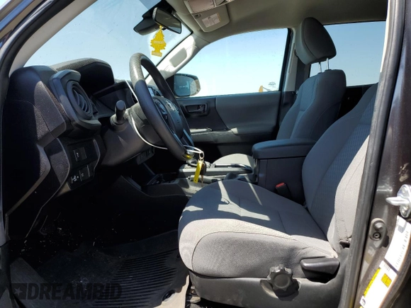 2022 Toyota Tacoma SR с VIN 3TMCZ5AN7NM503488, выставлен на аукционе Copart как лот 58147705 с пробегом 25 039 миль миль и Списание • Salvage title. История ставок и продаж доступна на DreamBid. Изображение 7.