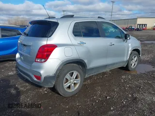 2019 Chevrolet Trax LT with VIN KL7CJPSB8KB830991, listed as a IAAI auction lot 40839908 with 89,981 mi miles. Bid and sale history available at carsss.com. Image 4.
