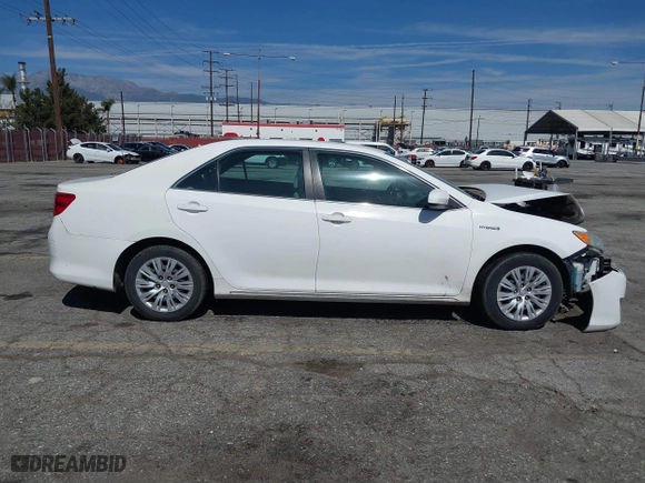 2014 Toyota Camry Hybrid LE with VIN 4T1BD1FK5EU135465, listed as a IAAI auction lot 41713264 with 158,750 mi miles. Bid and sale history available at carsss.com. Image 12.