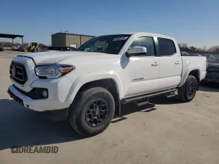 2022 Toyota Tacoma SR z VIN 3TMCZ5AN3NM506811, wystawiony jako Copart lot #84630754 z przebiegiem 32 099 mil mil oraz Szkoda całkowita • Salvage title. Historia ofert i sprzedaży dostępna na DreamBid. Obrazek 1.