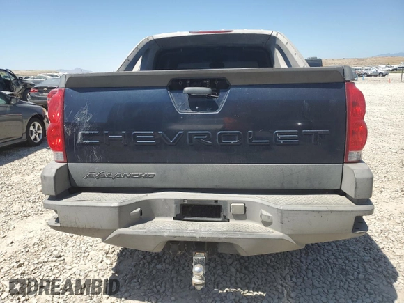2005 Chevrolet Avalanche LT with VIN 3GNEC12Z65G221000, listed as a Copart auction lot 58705355 with Not provided miles and Salvage title. Bid and sale history available at DreamBid. Image 6.