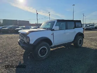 2022 Ford Bronco with VIN 1FMDE5DH8NLB89353, listed as a Copart auction lot 47468425 with 31,979 mi miles and Salvage Title. Bid and sale history available at carsss.com. Image 1.