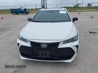 2019 Toyota Avalon XLE with VIN 4T1BZ1FB4KU032065, listed as a IAAI auction lot 42203393 with 109,649 mi miles. Bid and sale history available at carsss.com. Image 12.