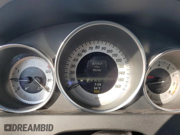 2013 Mercedes-Benz C 300 Sport z VIN WDDGF8AB7DR245588, wystawiony jako Copart lot #58091295 z przebiegiem 90 242 mil mil oraz Szkoda całkowita • Salvage title. Historia ofert i sprzedaży dostępna na DreamBid. Obrazek 9.