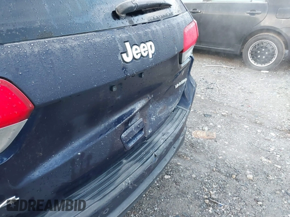 2018 Jeep Grand Cherokee Altitude with VIN 1C4RJFAG1JC351437, listed as a IAAI auction lot 40981237 with 177,057 mi miles and . Bid and sale history available at DreamBid. Image 6.