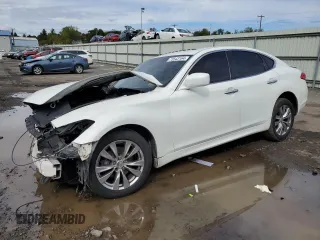 2013 Infiniti M37 with VIN JN1BY1AR0DM601088, listed as a Copart auction lot 73543164 with 215,014 mi miles and Salvage Title. Bid and sale history available at carsss.com. Image 1.