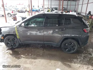2021 Jeep Compass Altitude with VIN 3C4NJCBB1MT505752, listed as a IAAI auction lot 41301051 with 52,680 mi miles. Bid and sale history available at carsss.com. Image 14.