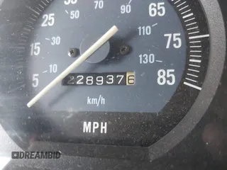 1990 Jeep Cherokee with VIN 1J4FJ28L6LL101719, listed as a IAAI auction lot 42268252 with 228,937 mi miles and . Bid and sale history available at DreamBid. Image 7.