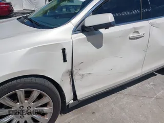 2009 Lincoln MKS с VIN 1LNHM93R39G635008, выставлен на аукционе IAAI как лот 39108905 с пробегом 138 132 миль миль и . История ставок и продаж доступна на DreamBid. Изображение 6.