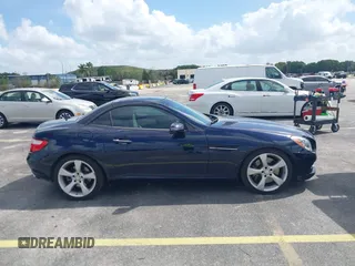 2013 Mercedes-Benz SLK 350 z VIN WDDPK5HA8DF054593, wystawiony jako IAAI lot #41821009 z przebiegiem 148 571 mil mil oraz . Historia ofert i sprzedaży dostępna na DreamBid. Obrazek 13.