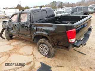 2017 Toyota Tacoma SR5 z VIN 3TMAZ5CN7HM043144, wystawiony jako IAAI lot #41758561 z przebiegiem 205 213 mil mil oraz . Historia ofert i sprzedaży dostępna na DreamBid. Obrazek 3.