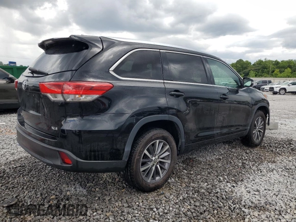 2018 Toyota Highlander SE с VIN 5TDKZRFH6JS530651, выставлен на аукционе Copart как лот 61350945 с пробегом 99 561 миль миль и Списание • Salvage title. История ставок и продаж доступна на DreamBid. Изображение 3.