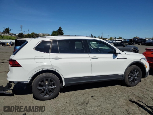 2024 Volkswagen Tiguan SE z VIN 3VV3B7AX7RM093378, wystawiony jako Copart lot #50634025 z przebiegiem 6 261 mil mil oraz Szkoda całkowita • Salvage title. Historia ofert i sprzedaży dostępna na DreamBid. Obrazek 3.