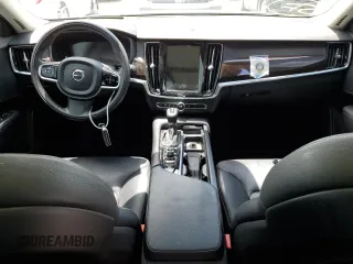 2019 Volvo S90 Momentum с VIN LVY102AKXKP082404, выставлен на аукционе Copart как лот 51883283 с пробегом 89 108 миль миль и . История ставок и продаж доступна на DreamBid. Изображение 8.