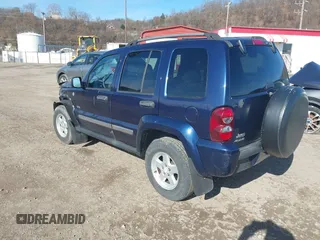 2006 Jeep Liberty Sport with VIN 1J4GL48K26W214748, listed as a IAAI auction lot 41875513 with 105,941 mi miles. Bid and sale history available at carsss.com. Image 3.