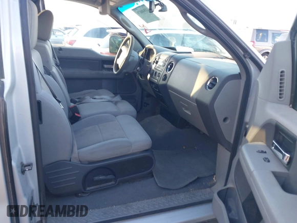 2006 Ford F-150 XLT with VIN 1FTPX14V06NB74894, listed as a IAAI auction lot 41848879 with 266,155 mi miles. Bid and sale history available at carsss.com. Image 5.