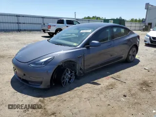 2023 Tesla Model 3 z VIN 5YJ3E1EA7PF470365, wystawiony jako Copart lot #56528314 z przebiegiem 9 283 mil mil oraz Szkoda całkowita • Salvage title. Historia ofert i sprzedaży dostępna na DreamBid. Obrazek 1.