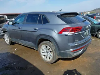 2020 Volkswagen Atlas SE z VIN 1V21E2CA9LC211835, wystawiony jako IAAI lot #41574645 z przebiegiem 50 586 mil mil oraz . Historia ofert i sprzedaży dostępna na DreamBid. Obrazek 3.