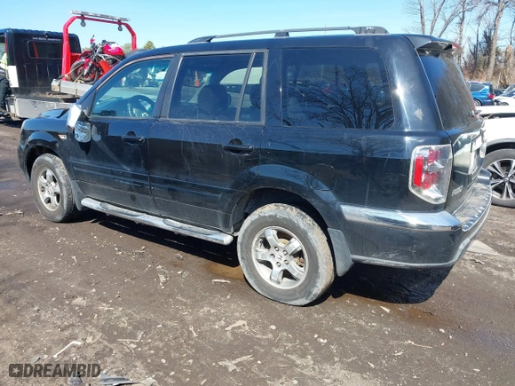 2008 Honda Pilot SE with VIN 5FNYF18338B000366, listed as a IAAI auction lot 41857228 with 217,246 mi miles. Bid and sale history available at carsss.com. Image 3.