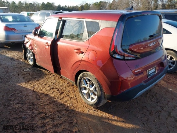 2025 Kia Soul LX with VIN KNDJ23AU4S7246321, listed as a IAAI auction lot 41202190 with 102 mi miles. Bid and sale history available at carsss.com. Image 3.
