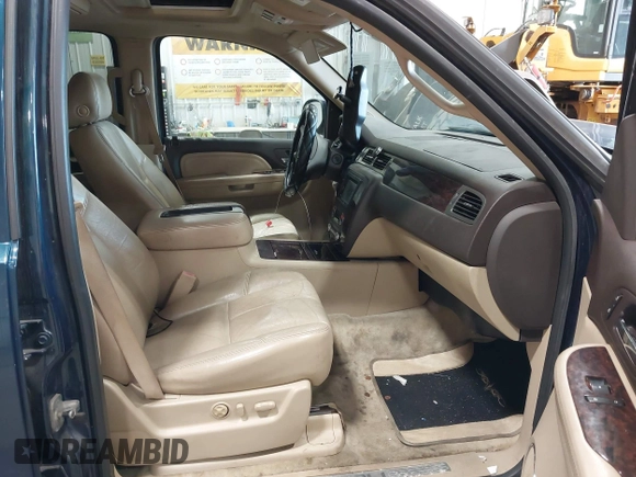 2007 GMC Yukon Denali с VIN 1GKFK63897J300153, выставлен на аукционе IAAI как лот 42552678 с пробегом 195 277 миль миль и . История ставок и продаж доступна на DreamBid. Изображение 5.