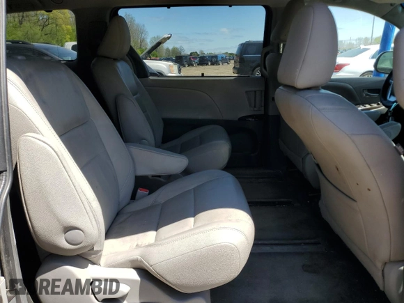 2015 Toyota Sienna Limited z VIN 5TDDK3DCXFS114353, wystawiony jako Copart lot #54853855 z przebiegiem 162 633 mil mil oraz Tytuł czysty. Historia ofert i sprzedaży dostępna na DreamBid. Obrazek 11.