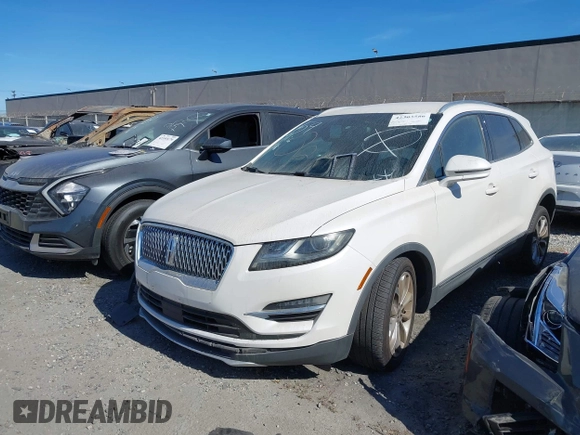 2019 Lincoln MKC Select with VIN 5LMCJ2C96KUL02641, listed as a IAAI auction lot 42303586 with 101,529 mi miles and . Bid and sale history available at DreamBid. Image 2.