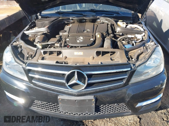 2014 Mercedes-Benz C-Class C 250 Sport with VIN WDDGF4HB6ER320555, listed as a IAAI auction lot 41339486 with 77,886 mi miles. Bid and sale history available at carsss.com. Image 10.