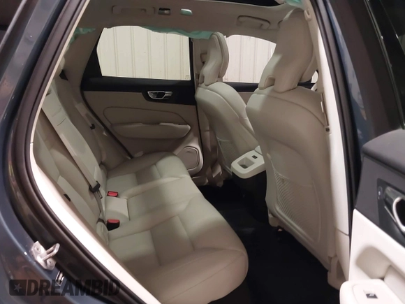 2019 Volvo XC60 Momentum с VIN LYV102RK3KB380784, выставлен на аукционе IAAI как лот 42344137 с пробегом 61 315 миль миль и . История ставок и продаж доступна на DreamBid. Изображение 8.