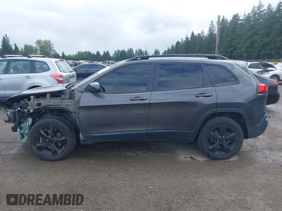 2018 Jeep Cherokee Latitude z VIN 1C4PJMCBXJD601328, wystawiony jako IAAI lot #42303389 z przebiegiem 98 288 mil mil oraz . Historia ofert i sprzedaży dostępna na DreamBid. Obrazek 15.