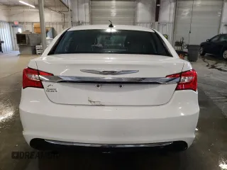2013 Chrysler 200 Limited with VIN 1C3CCBCGXDN559321, listed as a Copart auction lot 56076125 with 193,861 mi miles and Clean Title. Bid and sale history available at DreamBid. Image 6.