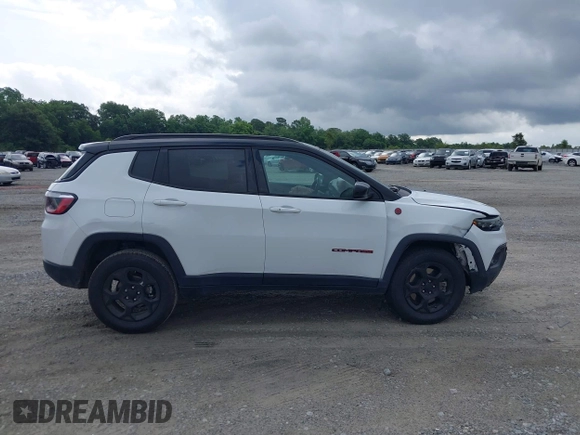 2024 Jeep Compass Trailhawk with VIN 3C4NJDDN2RT602771, listed as a IAAI auction lot 42462793 with 25,152 mi miles and . Bid and sale history available at DreamBid. Image 13.