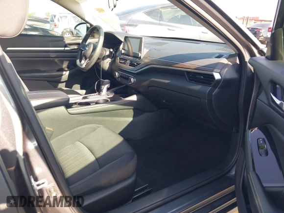 2023 Nissan Altima SV z VIN 1N4BL4DV3PN353476, wystawiony jako IAAI lot #42259077 z przebiegiem 26 201 mil mil oraz . Historia ofert i sprzedaży dostępna na DreamBid. Obrazek 5.