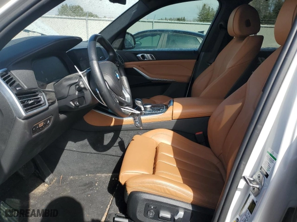 2021 BMW X5 xDrive40i with VIN 5UXCR6C07M9H39807, listed as a Copart auction lot 50229415 with 84,031 mi miles and Clean Title. Bid and sale history available at carsss.com. Image 7.