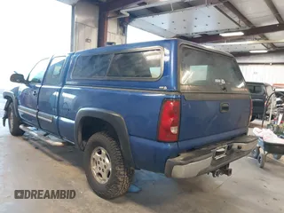 2003 Chevrolet Silverado 1500 with VIN 2GCEK19T331269122, listed as a IAAI auction lot 41461220 with 232,214 mi miles. Bid and sale history available at carsss.com. Image 3.