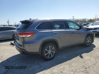 2018 Toyota Highlander SE z VIN 5TDJZRFH0JS529815, wystawiony jako Copart lot #52174645 z przebiegiem 61 338 mil mil oraz Szkoda całkowita • Salvage title. Historia ofert i sprzedaży dostępna na DreamBid. Obrazek 3.