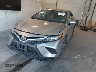2020 Toyota Camry SE z VIN 4T1G11AK5LU350329, wystawiony jako IAAI lot #41617963 z przebiegiem 75 980 mil mil oraz . Historia ofert i sprzedaży dostępna na DreamBid. Obrazek 17.