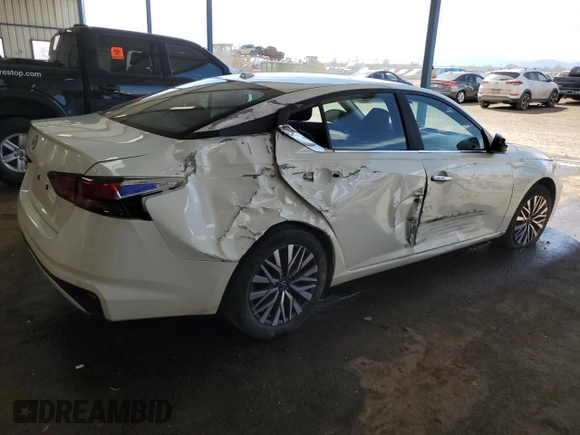 2025 Nissan Altima SV with VIN 1N4BL4DV2SN350903, listed as a Copart auction lot 51022655 with 3,539 mi miles and Salvage Title. Bid and sale history available at carsss.com. Image 3.