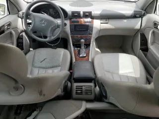2006 Mercedes-Benz C 280 Luxury с VIN WDBRF92HX6F772541, выставлен на аукционе Copart как лот 56518315 с пробегом 167 241 миль миль и Чистый • Clean title. История ставок и продаж доступна на DreamBid. Изображение 8.