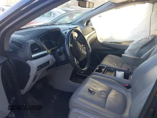 2018 Honda Odyssey EX-L with VIN 5FNRL6H72JB100736, listed as a IAAI auction lot 41350954 with 113,504 mi miles. Bid and sale history available at carsss.com. Image 5.