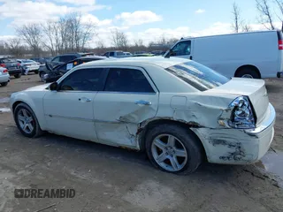 2008 Chrysler 300 C Hemi with VIN 2C3KA63H18H335807, listed as a IAAI auction lot 41986105 with 149,837 mi miles and . Bid and sale history available at carsss.com. Image 14.