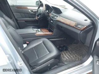 2013 Mercedes-Benz E-Class E 350 Luxury with VIN WDDHF8JB9DA663167, listed as a IAAI auction lot 41985122 with 131,025 mi miles. Bid and sale history available at carsss.com. Image 5.