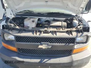 2007 Chevrolet Express Commercial C7L DRW with VIN 1GBJG31U971178937, listed as a Copart auction lot 61300724 with Not Provided miles and Salvage Title. Bid and sale history available at carsss.com. Image 7.