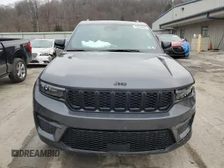 2025 Jeep Grand Cherokee Laredo with VIN 1C4RJHAG4SC272275, listed as a Copart auction lot 79920004 with 712 mi miles and Salvage Title. Bid and sale history available at DreamBid. Image 5.